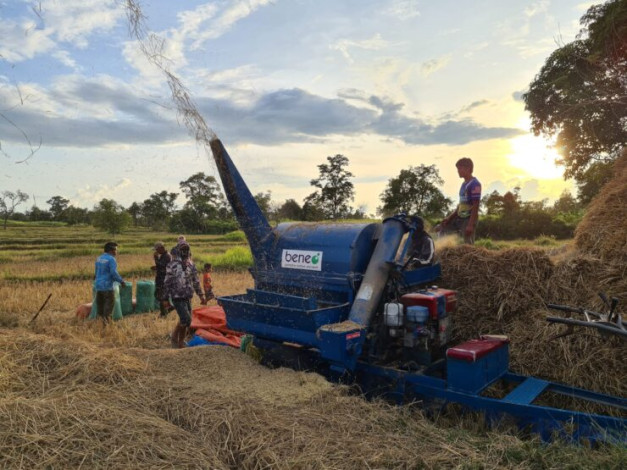 BENEO supplies farm machinery to local rice farmers in Laos